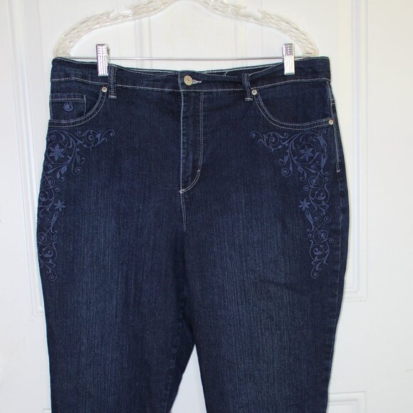 Gloria Vanderbilt Cargo Cropped Embroidered Capri Jeans Size 14 Denim Blue - Picture 1 of 6